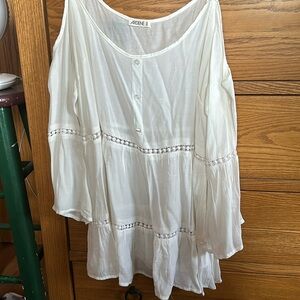 Pretty cold shoulder lightweight blouse